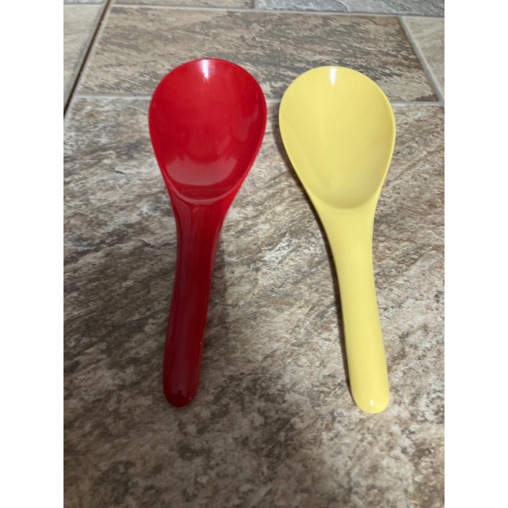 Hutzler Melamine Soup Spoons Red Yellow Set of 2 Vintage MCM Ramen Pho Thailand